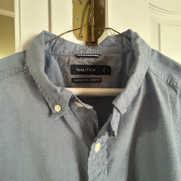 Nautica Men's Casual Blue Button-Down Shirt - Picture 2 of 3